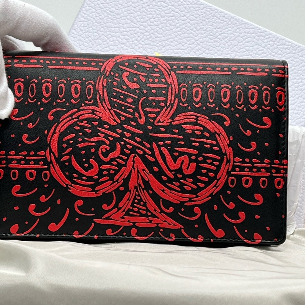DIOR LIMITED EDITION Black Calfskin Wallet-on-Chain with Red Heart & Club motif - Picture 2 of 12